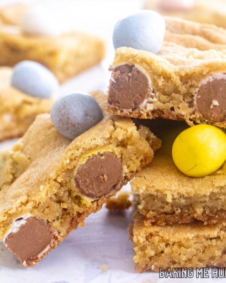 close up on stack of the mini egg cookie bars
