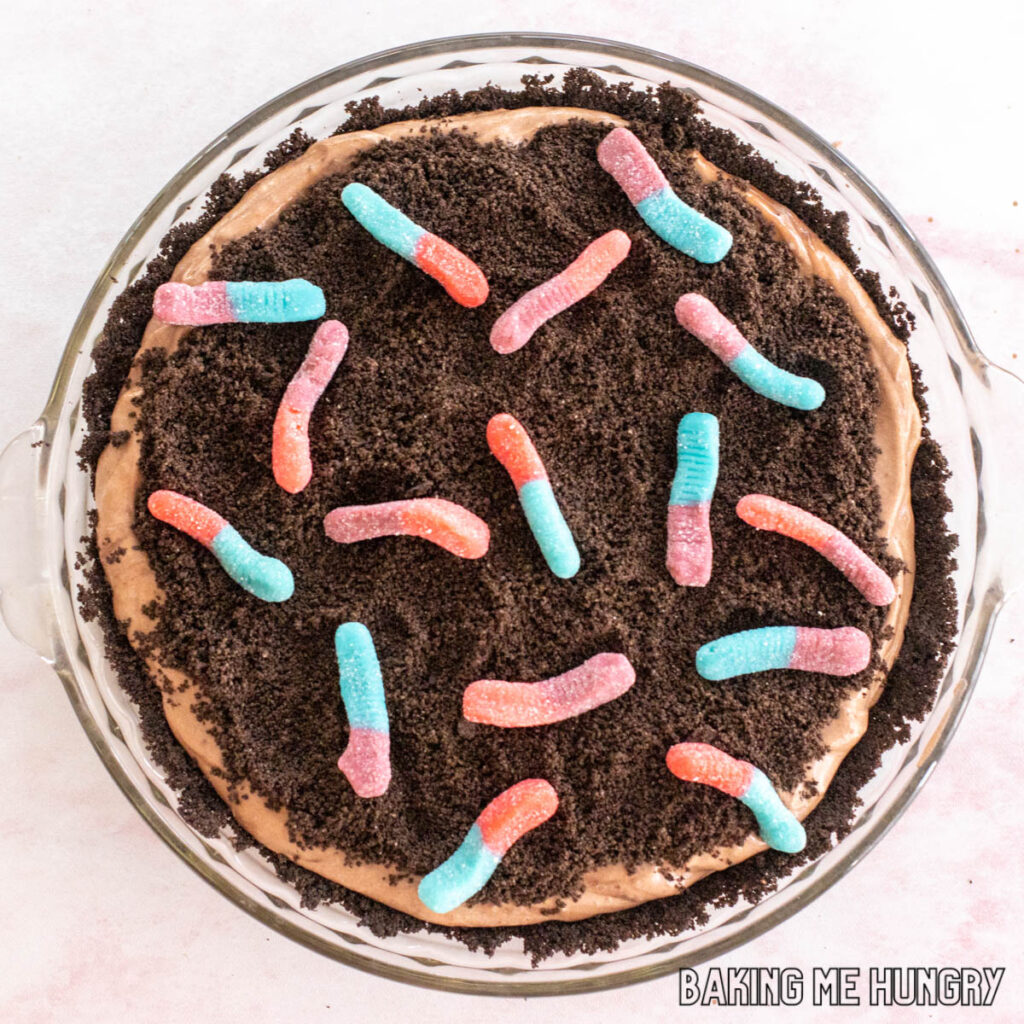 Mud Pie Recipe with Gummy Worms │ Easy Oreo Dessert