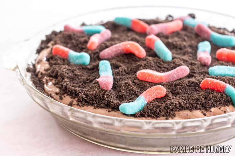 gummy worms on top of the mud pie recipe