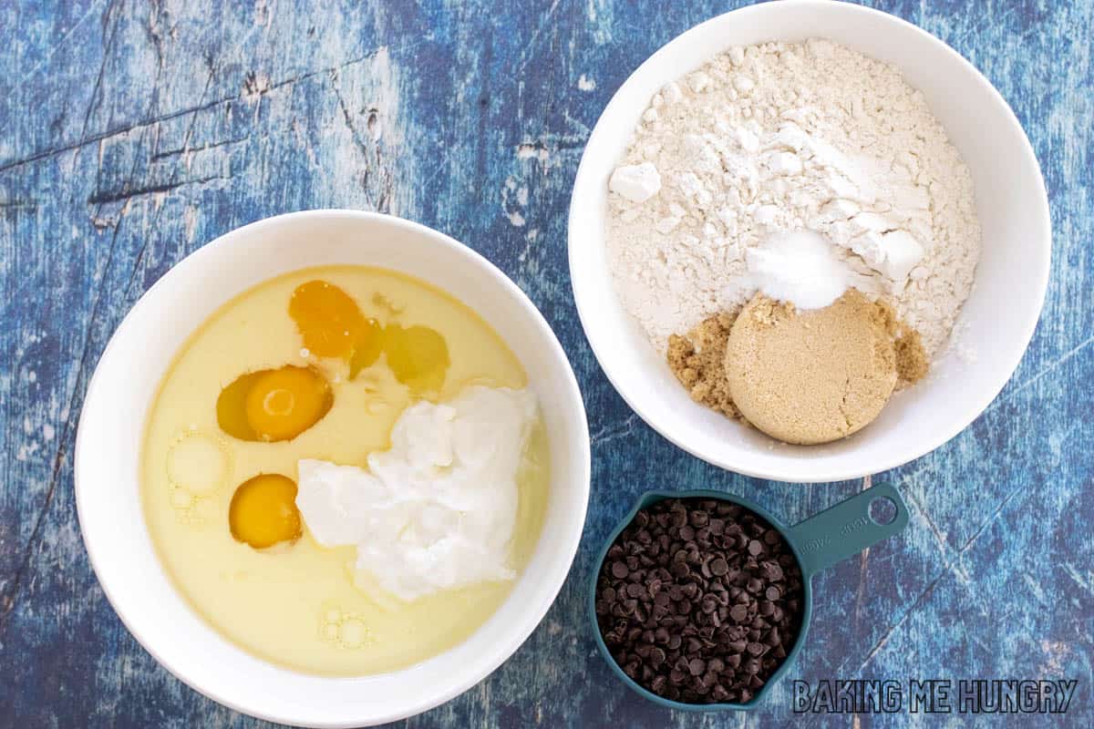 mini-chocolate-chip-muffin-recipe-easy-small-muffins