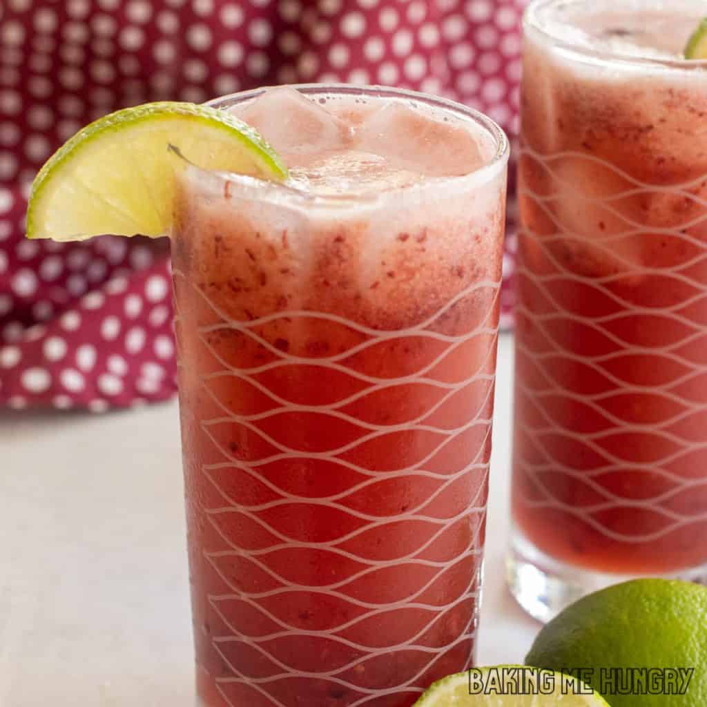 the finished mocktail with garnish