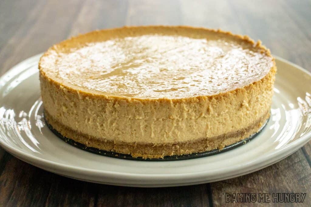 cheesecake on platter