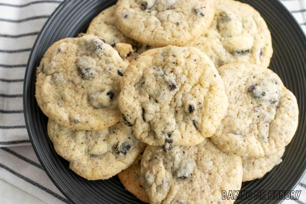 cookies and cream sugar cookies recipe on black plate from overhead